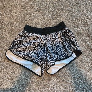 Lululemon tracker shorts 10